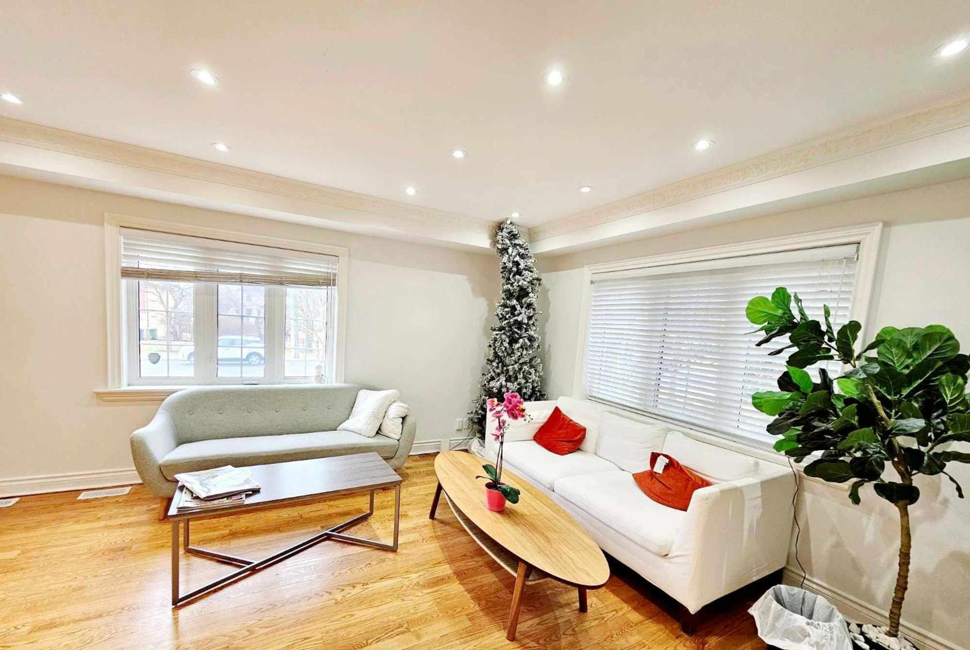 Beautiful Room At Yonge And Sheppard And North York Centre Toronto Exteriör bild