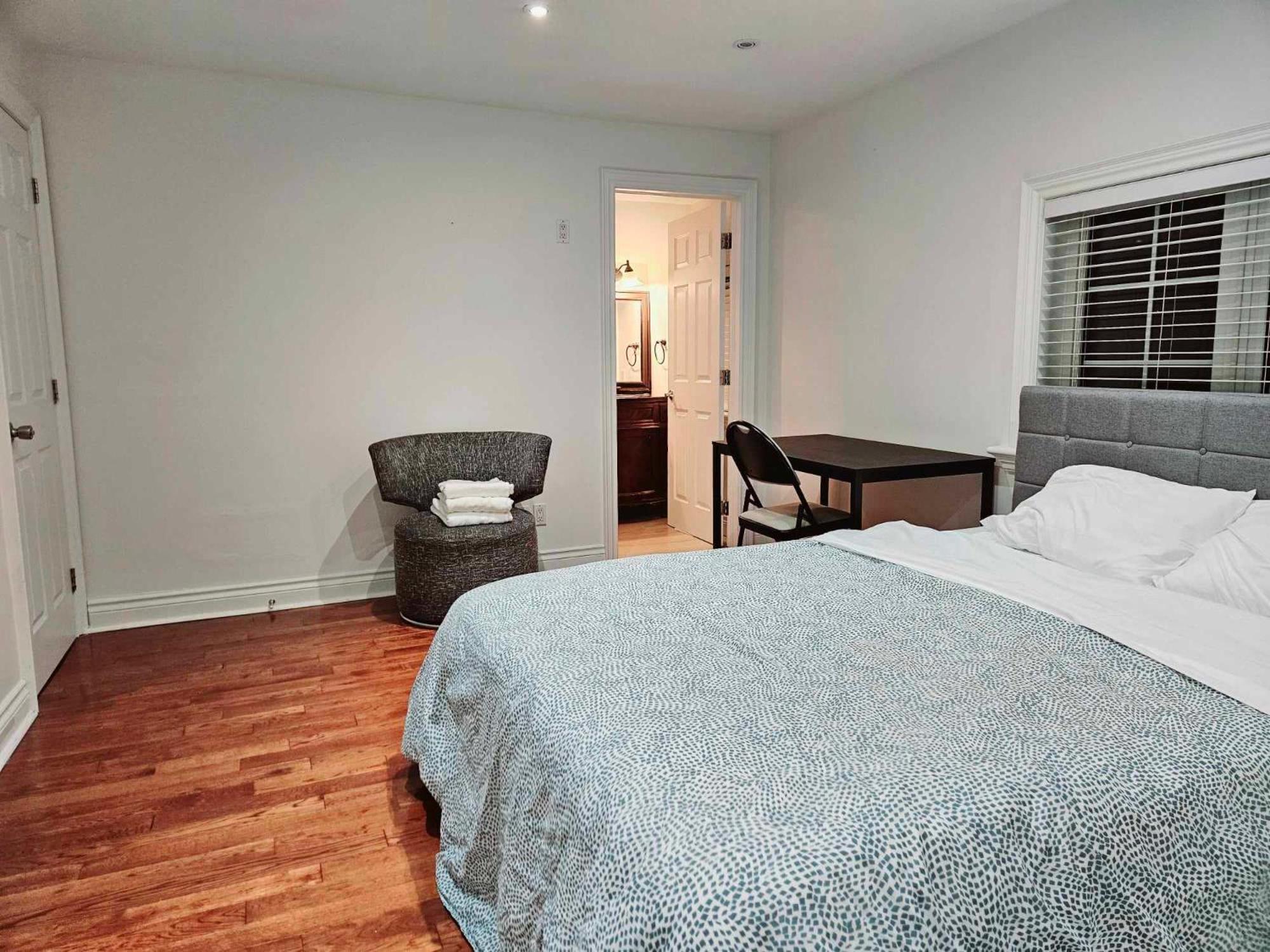 Beautiful Room At Yonge And Sheppard And North York Centre Toronto Exteriör bild