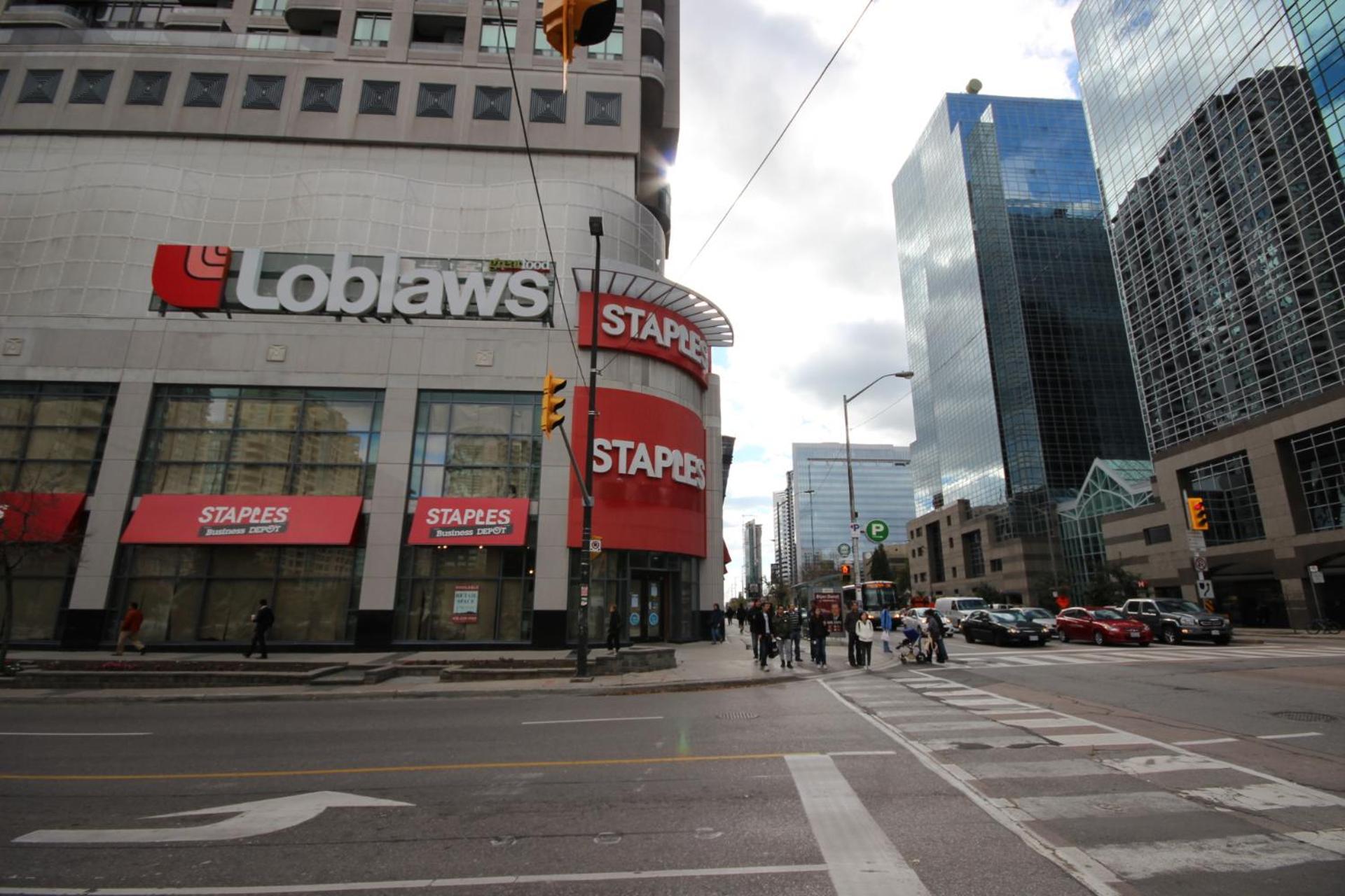 Beautiful Room At Yonge And Sheppard And North York Centre Toronto Exteriör bild