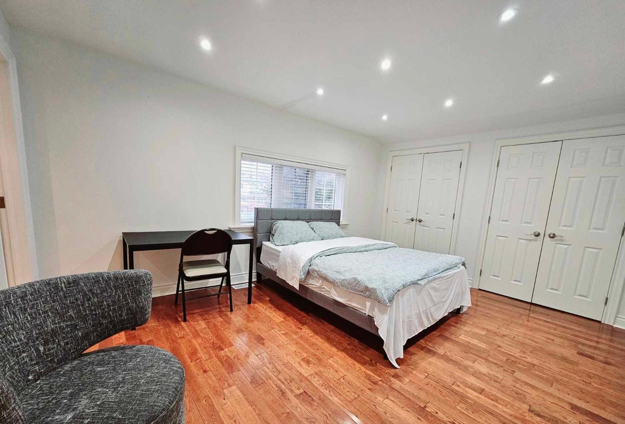 Beautiful Room At Yonge And Sheppard And North York Centre Toronto Exteriör bild