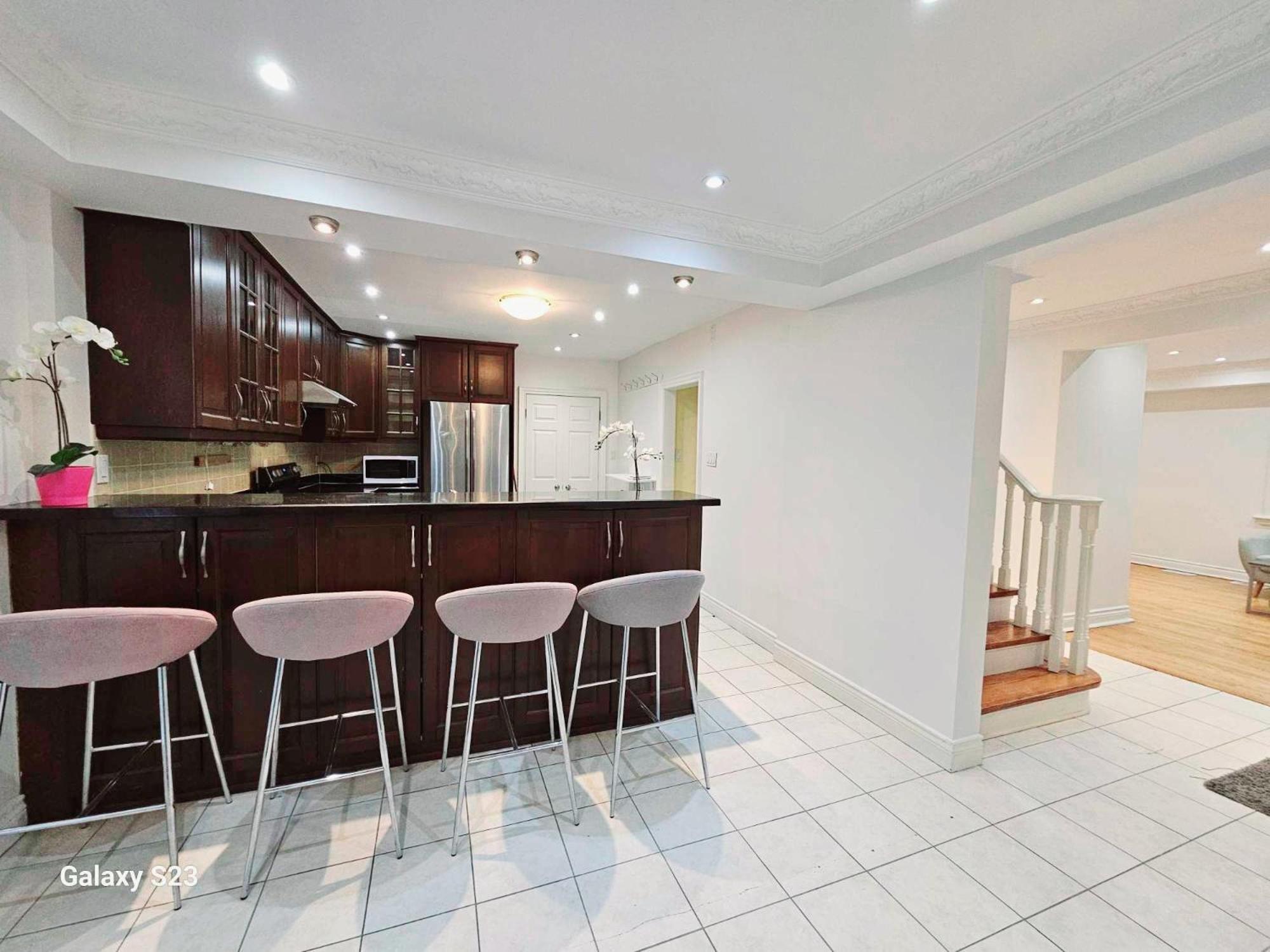 Beautiful Room At Yonge And Sheppard And North York Centre Toronto Exteriör bild