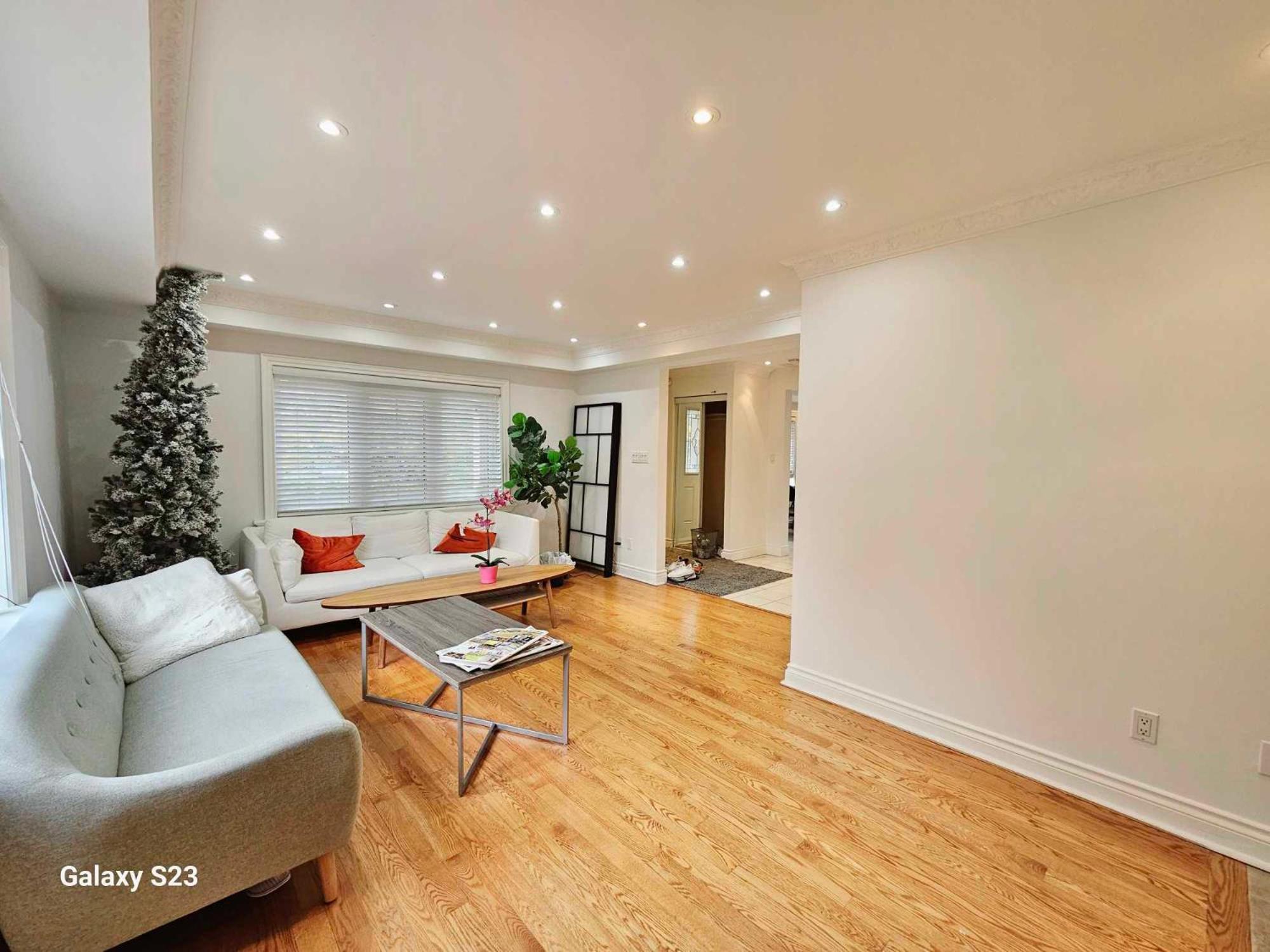 Beautiful Room At Yonge And Sheppard And North York Centre Toronto Exteriör bild