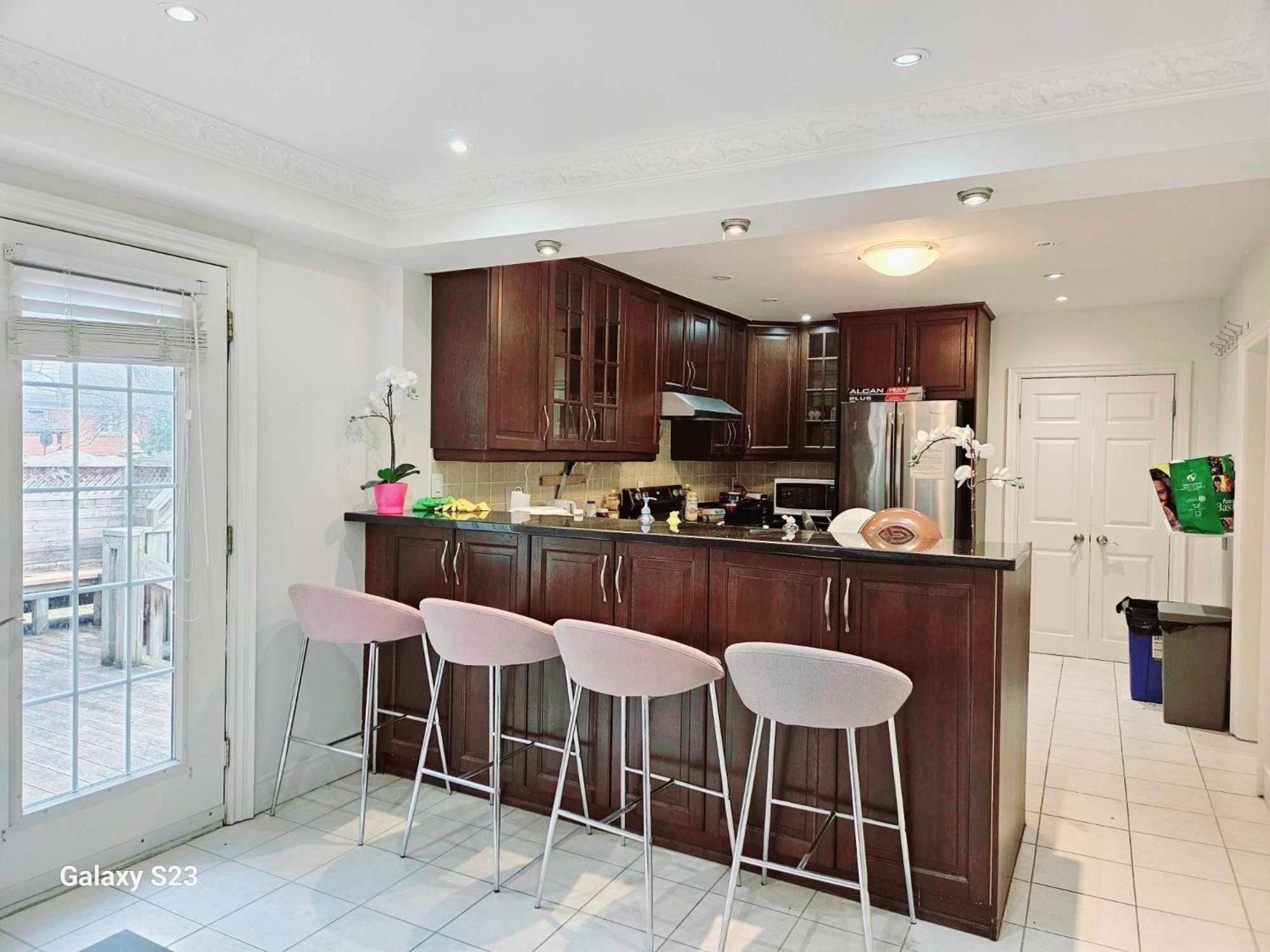 Beautiful Room At Yonge And Sheppard And North York Centre Toronto Exteriör bild