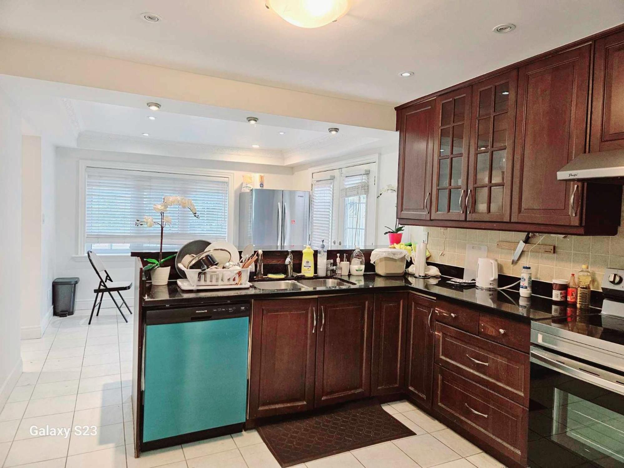 Beautiful Room At Yonge And Sheppard And North York Centre Toronto Exteriör bild