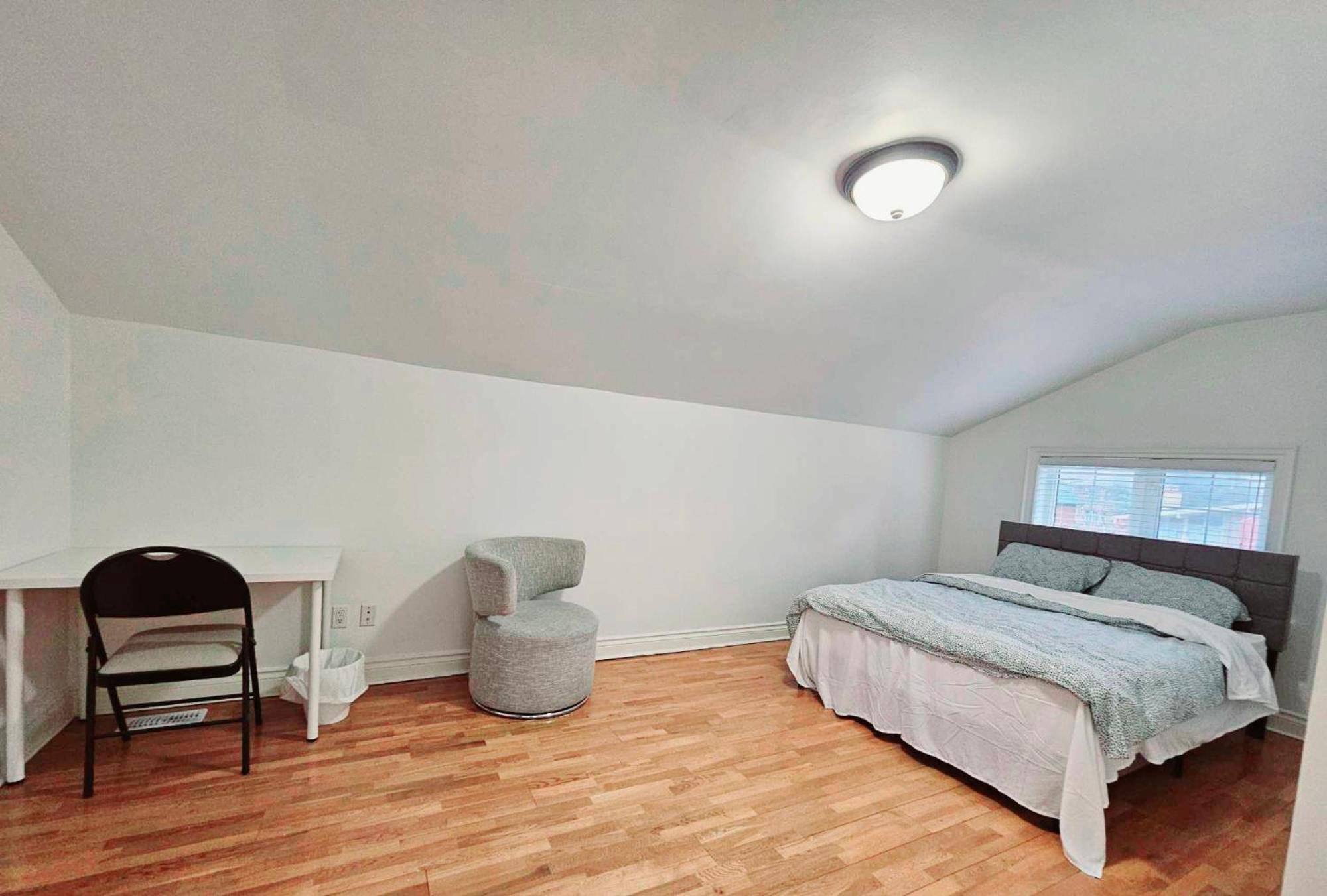 Beautiful Room At Yonge And Sheppard And North York Centre Toronto Exteriör bild