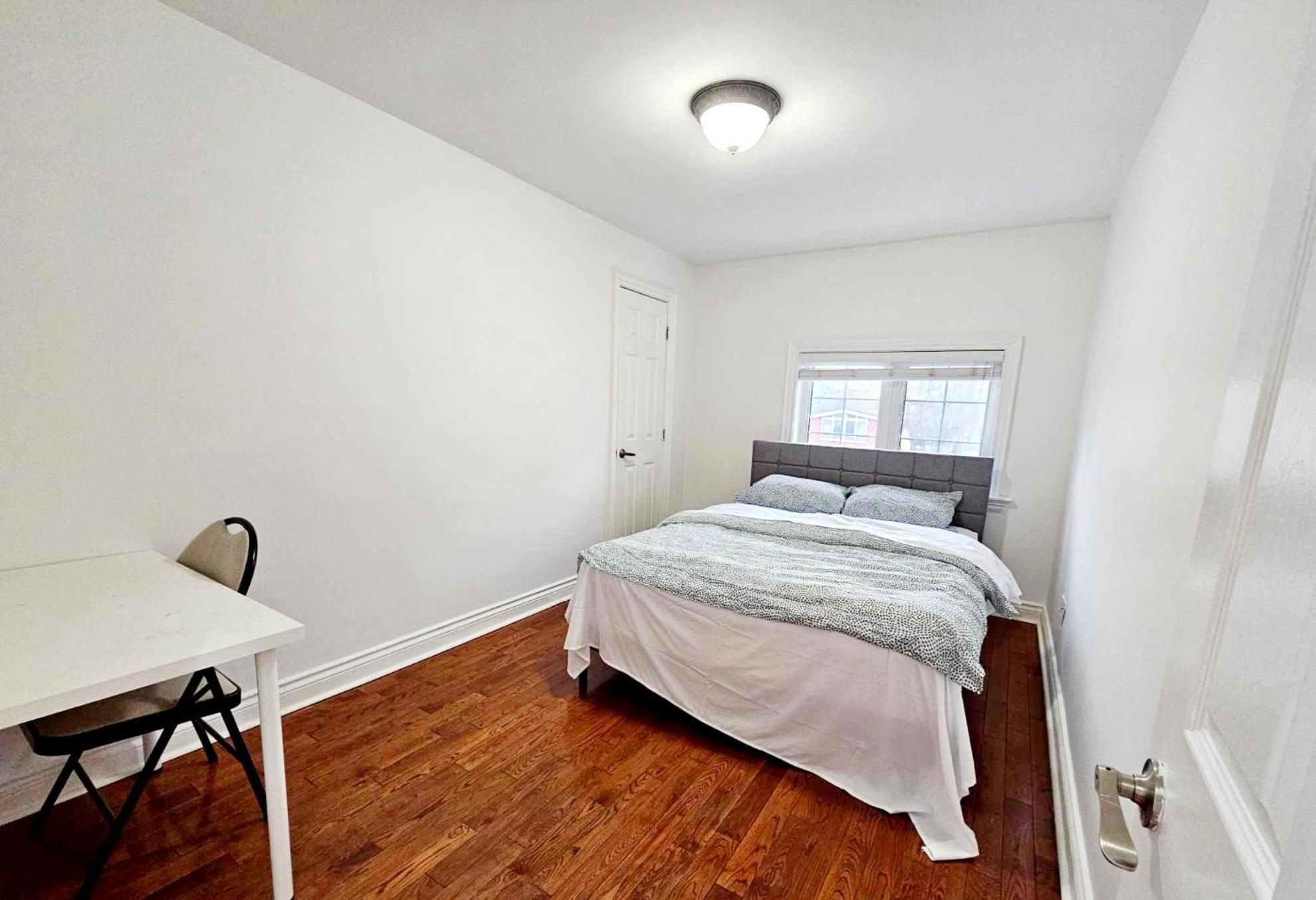 Beautiful Room At Yonge And Sheppard And North York Centre Toronto Exteriör bild